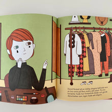 Ladda upp bild till gallerivisning, Bok av Maria Isabel Sánchez Vegara - "David Bowie, små människor, stora drömmar"