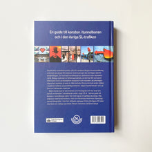 Ladda upp bild till gallerivisning, En guide till konsten i tunnelbanan Sven-Harrys konstmuseum
