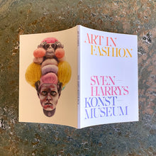 Ladda upp bild till gallerivisning, Utställningskatalog till "Art in Fashion"