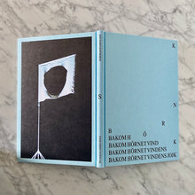 Ladda upp bild till gallerivisning, Utställningskatalog till "Bakom hörnet vindens jojk"