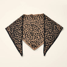 Ladda upp bild till gallerivisning, Triangelformad scarf
