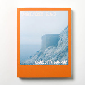 Boken "Unsheltered Island" av Charlotta Hammar