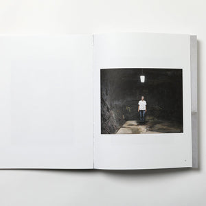 Boken "Unsheltered Island" av Charlotta Hammar