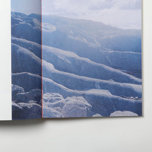 Boken "Unsheltered Island" av Charlotta Hammar